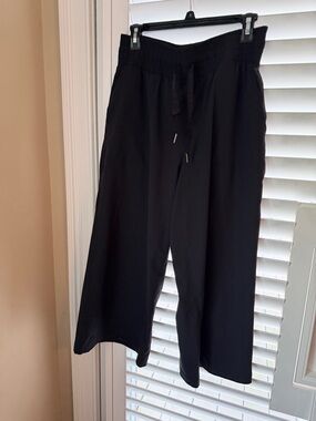 SPANX Black Ankle-Cropped Pull-On Wide Leg Pants